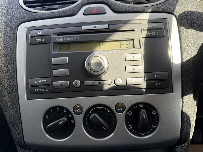 Used Ford Focus 2005 for sale - 77880678: Photo 22