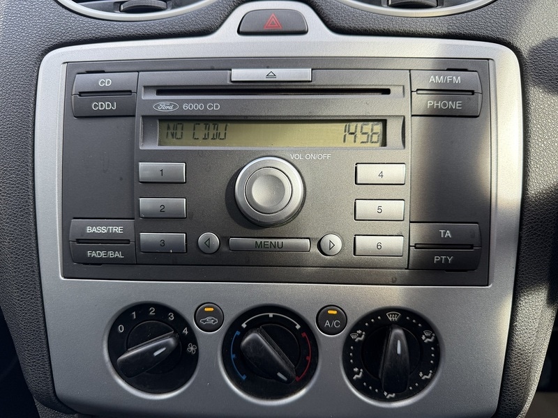 Used Ford Focus 2005 for sale - 77880678: Photo 24