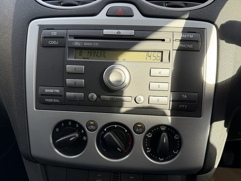 Used Ford Focus 2005 for sale - 77880678: Photo 28