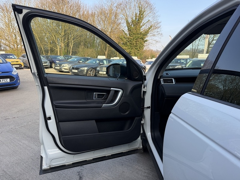 Used Land Rover Discovery Sport 2015 for sale - 77976777: Photo 11