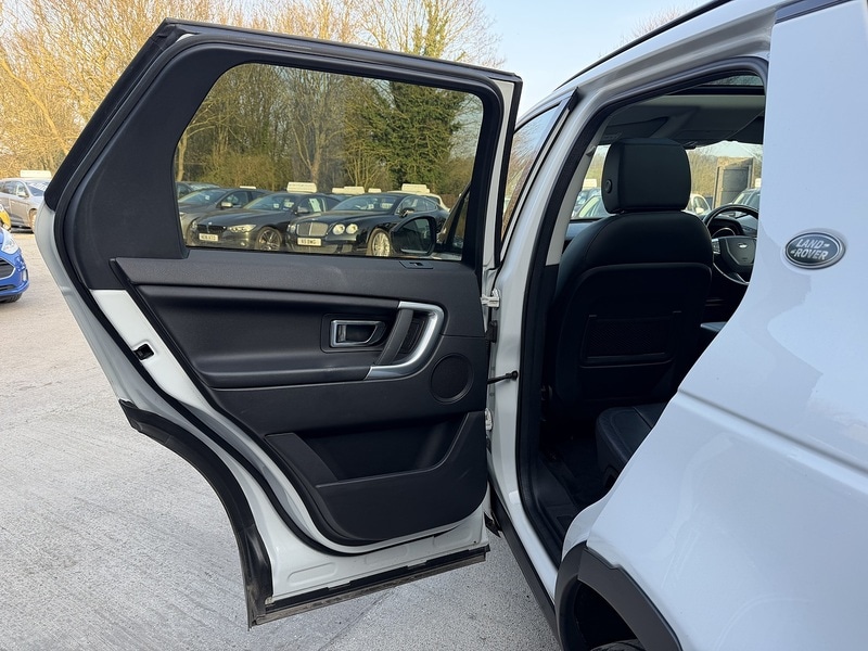 Used Land Rover Discovery Sport 2015 for sale - 77976777: Photo 13