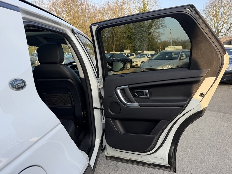 Used Land Rover Discovery Sport 2015 for sale - 77976777: Photo 15