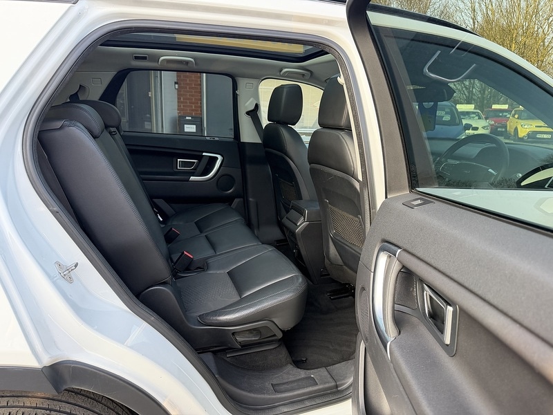 Used Land Rover Discovery Sport 2015 for sale - 77976777: Photo 16