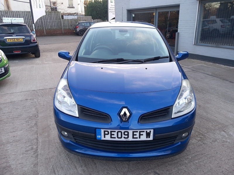 Used Renault Clio 2009 for sale - 76615850: Photo 2
