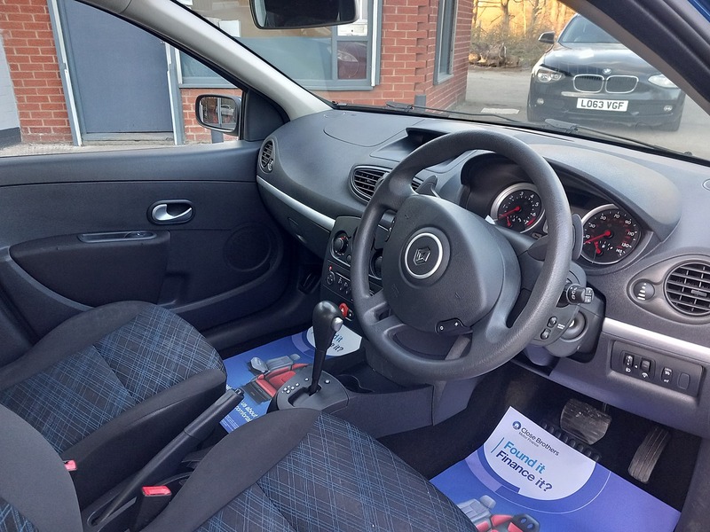 Used Renault Clio 2009 for sale - 76615850: Photo 9