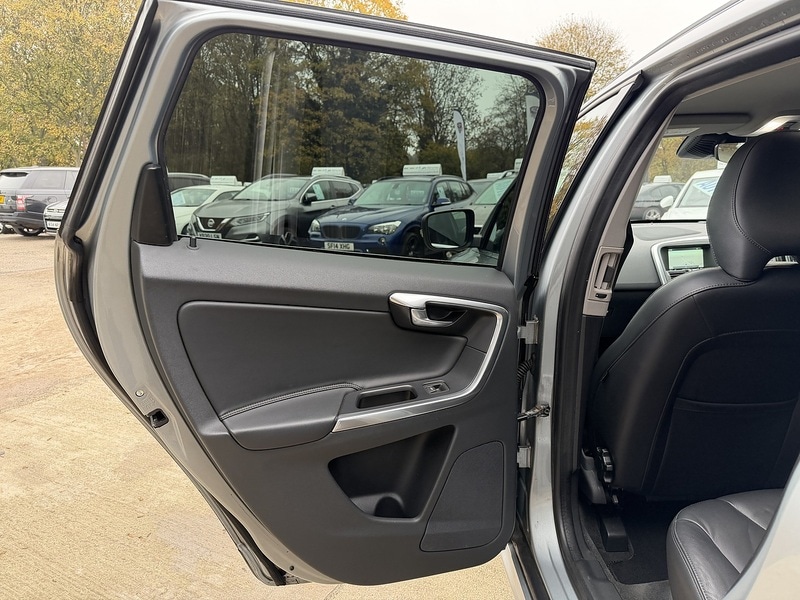 Used Volvo XC60 2015 for sale - 76615786: Photo 19