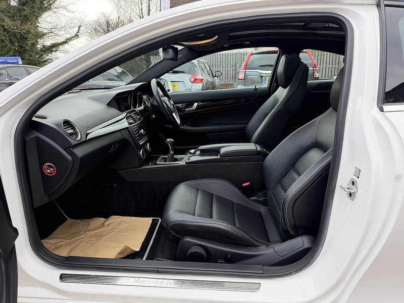 Used Mercedes-Benz C Class 2015 for sale - 77708983: Photo 12