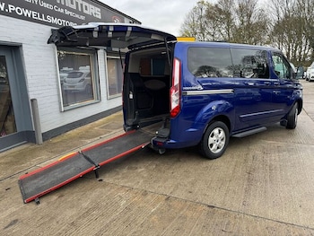 Used Ford Tourneo Custom 2017 for sale - 76725186: Photo