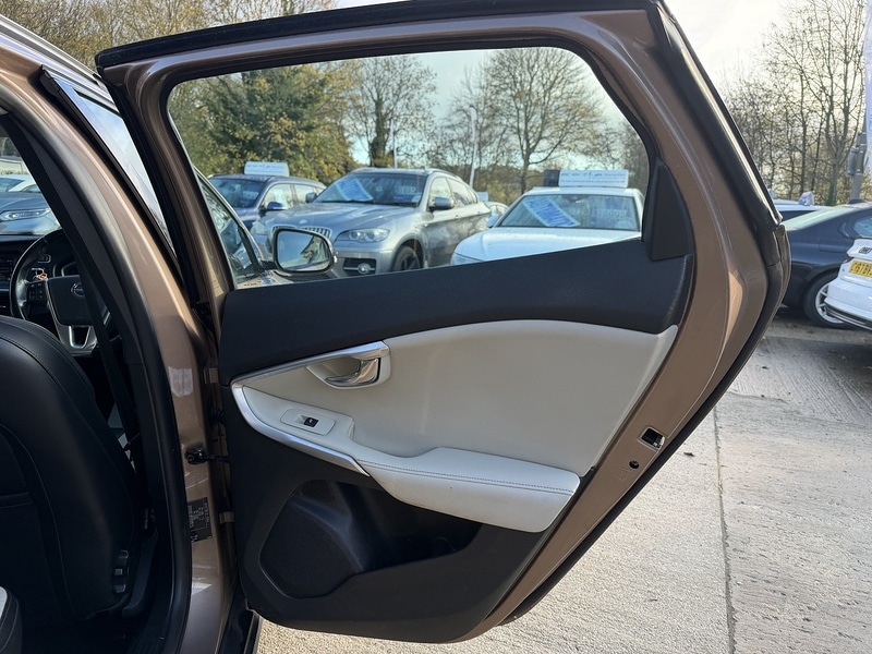 Used Volvo V40 Cross Country 2014 for sale - 76618242: Photo 17