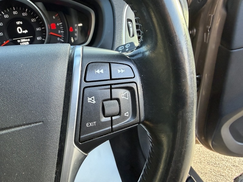 Used Volvo V40 Cross Country 2014 for sale - 76618242: Photo 29