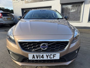 Used Volvo V40 Cross Country 2014 for sale - 76618242: Photo