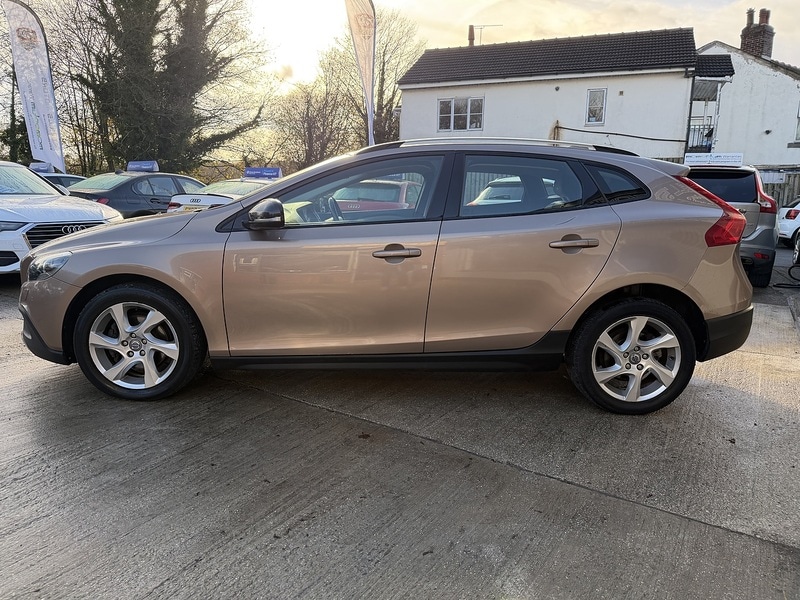 Used Volvo V40 Cross Country 2014 for sale - 76618242: Photo 4