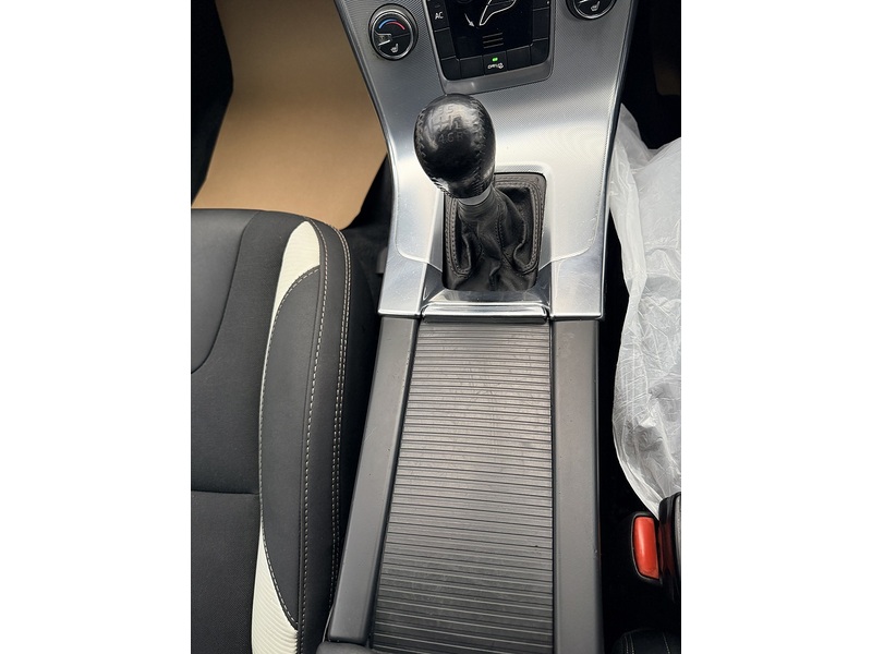 Used Volvo V60 for sale - 77260868: Photo 19