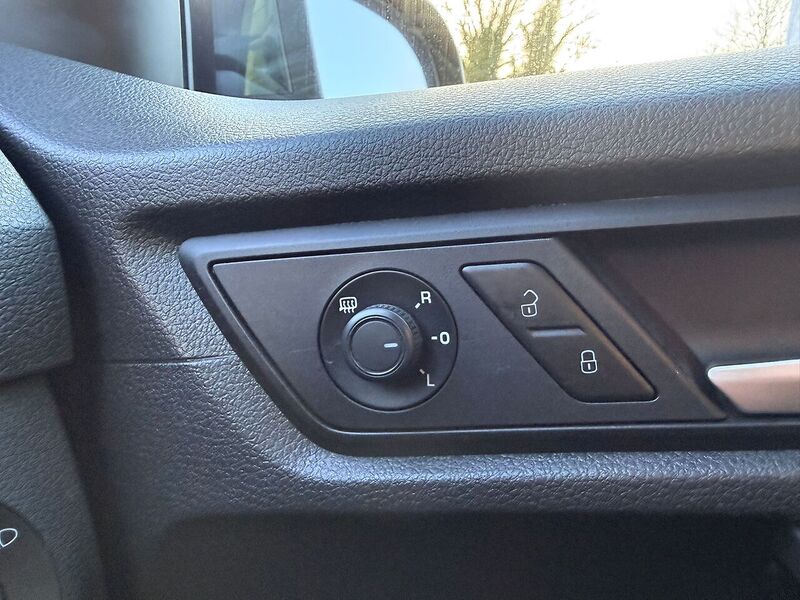 Used Volkswagen Caddy Maxi Life 2018 for sale - 76615823: Photo 23