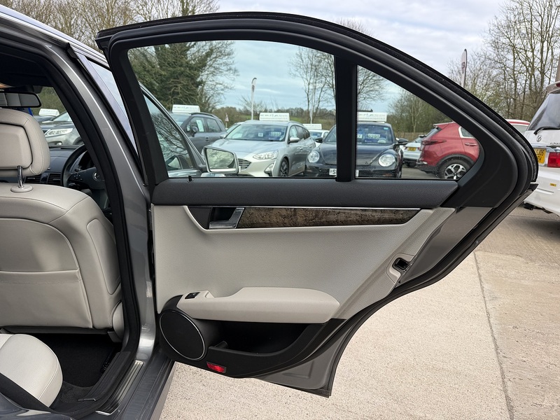 Used Mercedes-Benz C Class 2009 for sale - 78065088: Photo 16