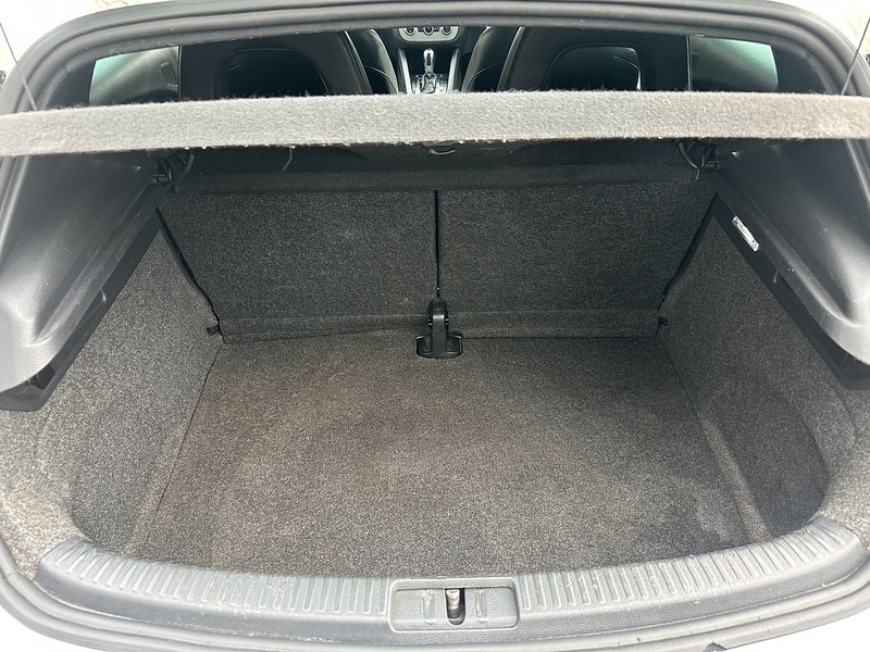 Used Volkswagen Scirocco 2012 for sale - 76615824: Photo 16