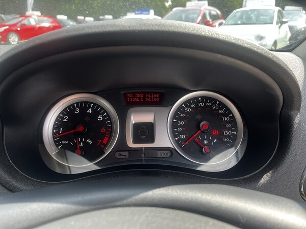 Used Renault Clio 2011 for sale - 75421844: Photo 22