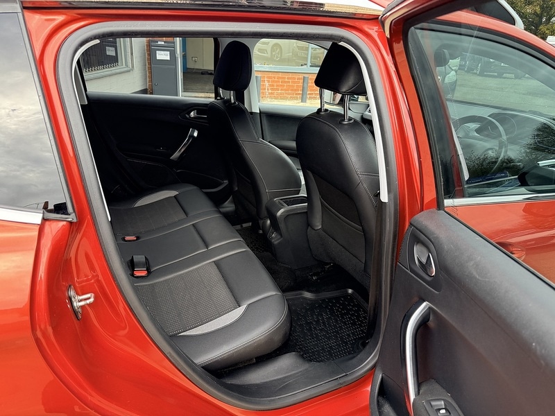 Used Peugeot 2008 2015 for sale - 76589031: Photo 12