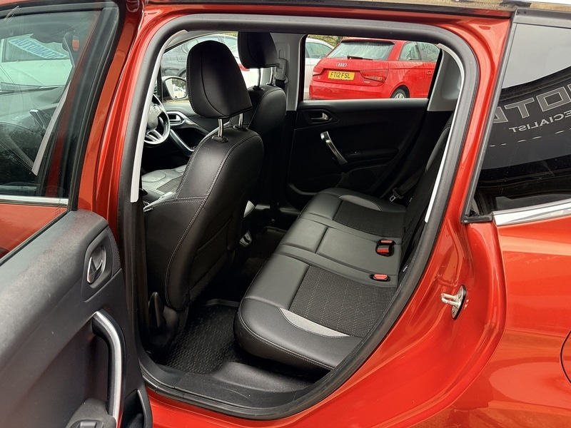 Used Peugeot 2008 2015 for sale - 76589031: Photo 13