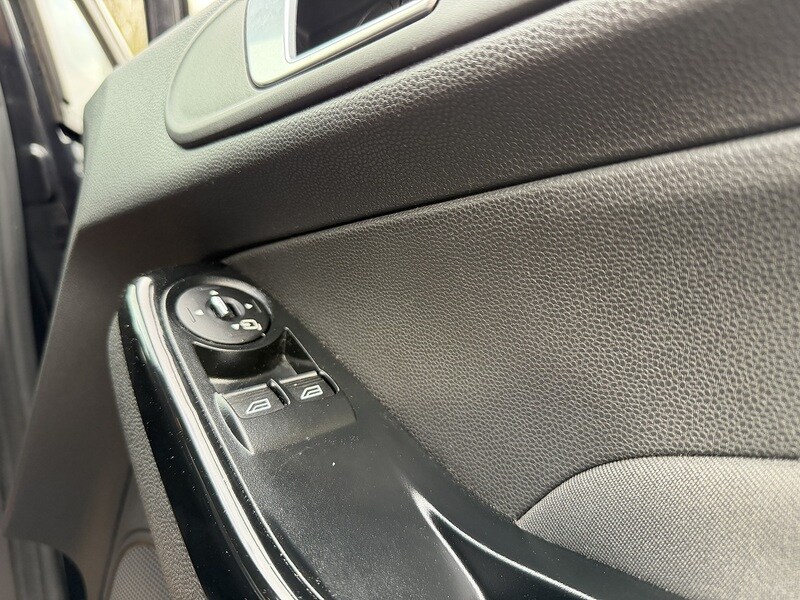 Used Ford Fiesta 2014 for sale - 78027159: Photo 33