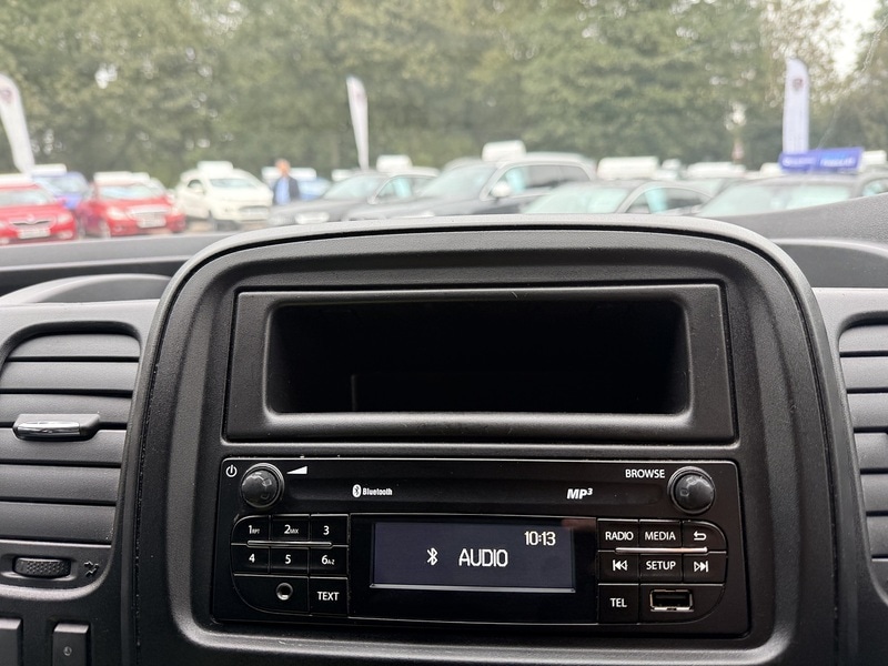 Used Vauxhall Vivaro 2017 for sale - 76615781: Photo 6