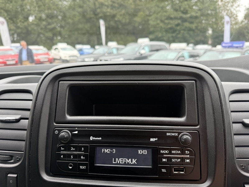 Used Vauxhall Vivaro 2017 for sale - 76615781: Photo 7