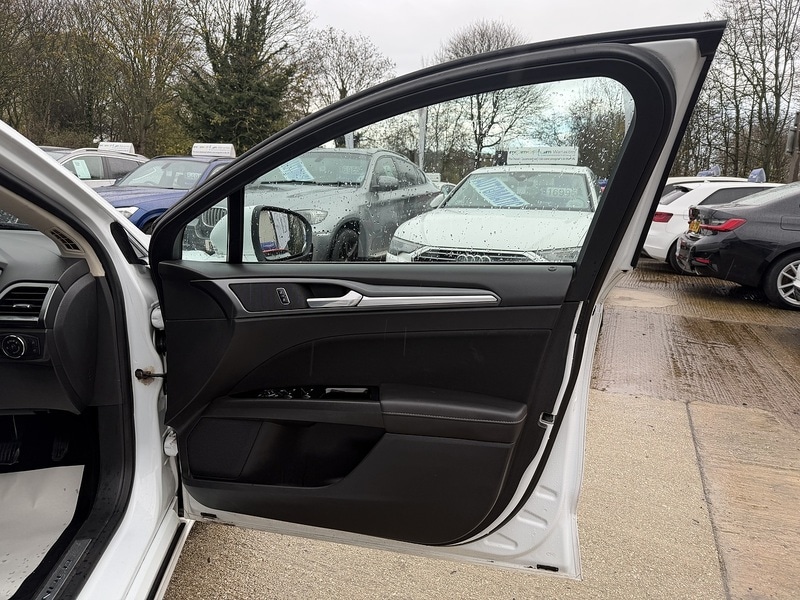 Used Ford Mondeo 2015 for sale - 76615833: Photo 12