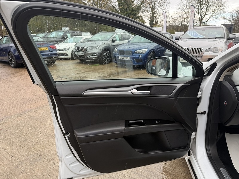 Used Ford Mondeo 2015 for sale - 76615833: Photo 14