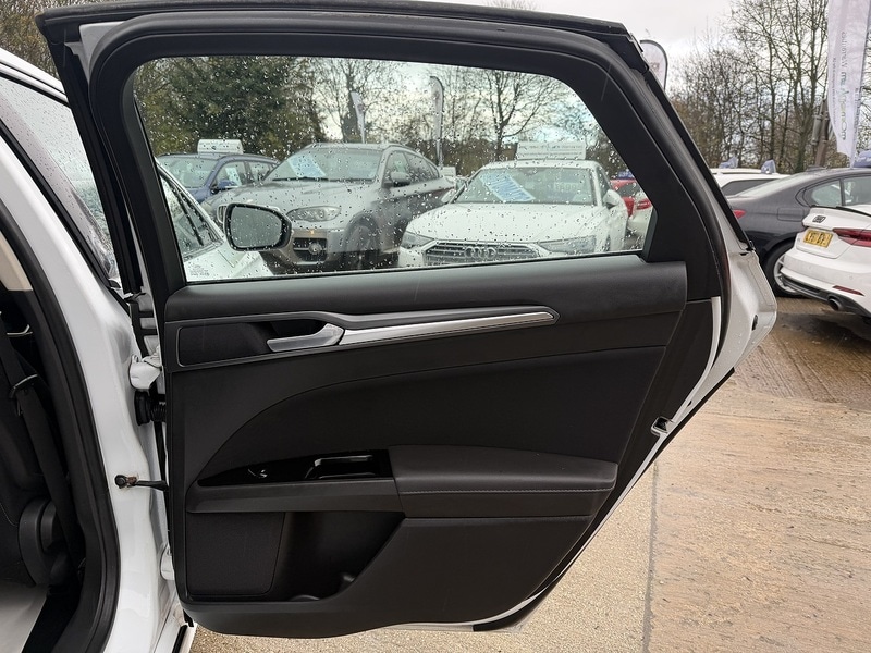 Used Ford Mondeo 2015 for sale - 76615833: Photo 16