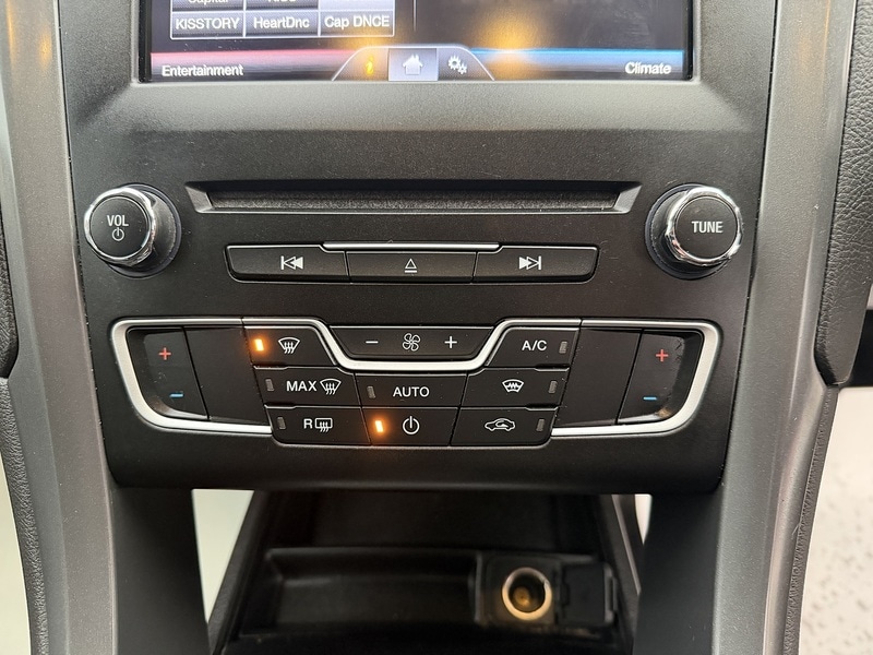 Used Ford Mondeo 2015 for sale - 76615833: Photo 24