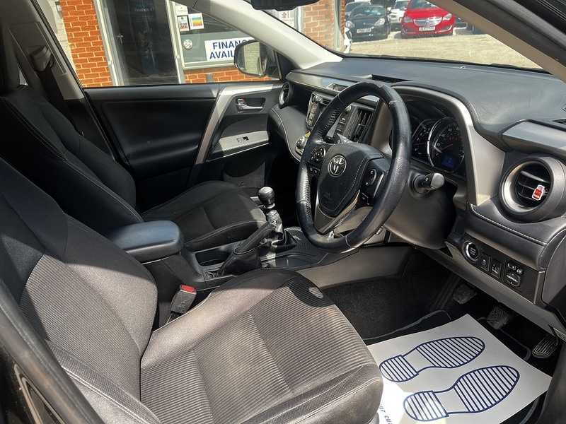 Used Toyota RAV4 2014 for sale - 76615748: Photo 10