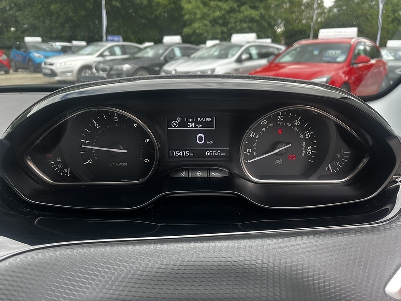 Used Peugeot 2008 2015 for sale - 76615760: Photo 11