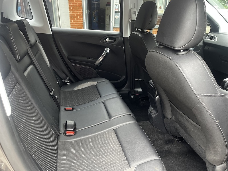 Used Peugeot 2008 2015 for sale - 76615760: Photo 14