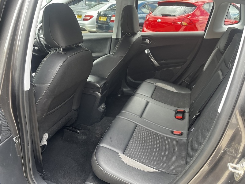 Used Peugeot 2008 2015 for sale - 76615760: Photo 16