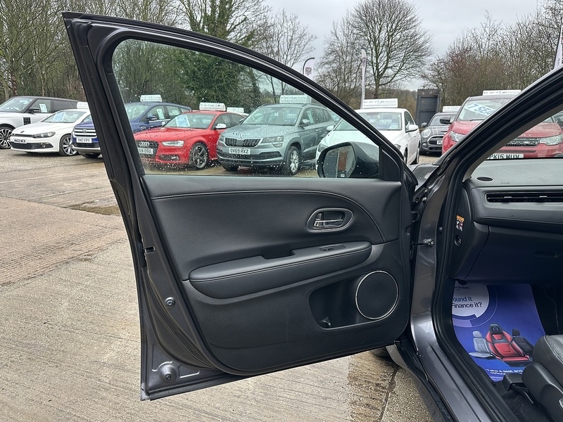 Used Honda HR-V 2015 for sale - 76941684: Photo 12