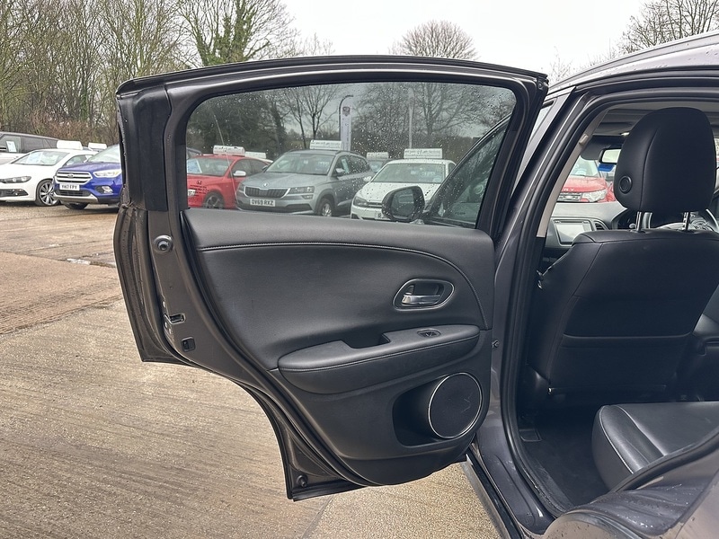 Used Honda HR-V 2015 for sale - 76941684: Photo 16