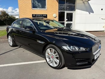 Used Jaguar XE 2017 for sale - 79777385: Photo