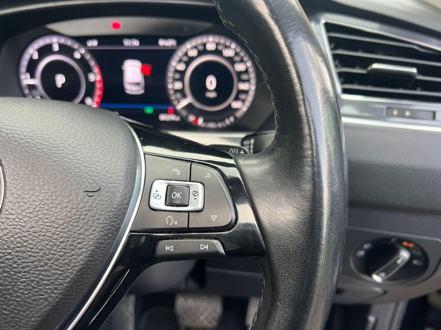 Used Volkswagen Tiguan Allspace 2018 for sale - 76633849: Photo 32