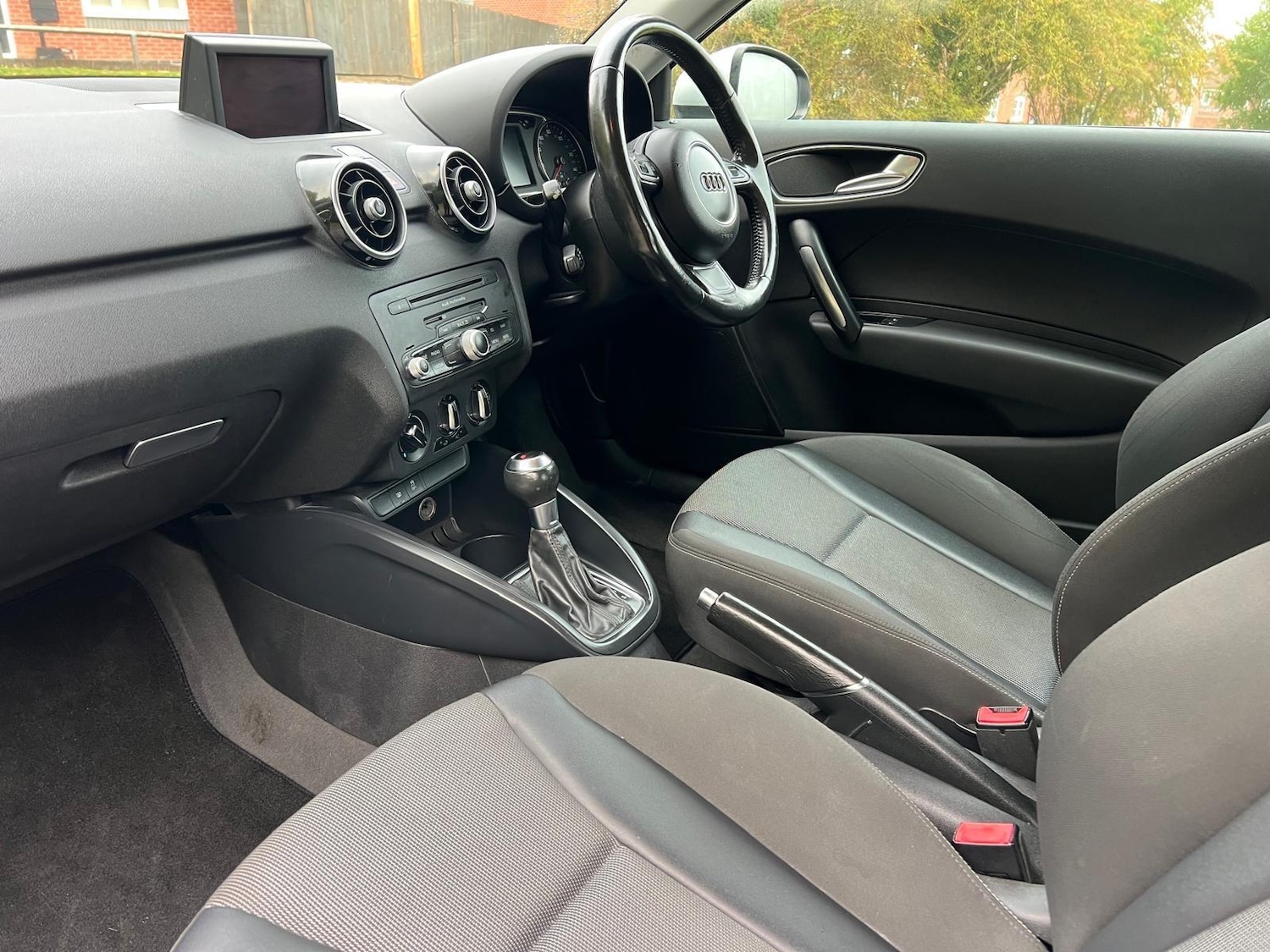 Used Audi A1 2011 for sale - 76382576: Photo 11