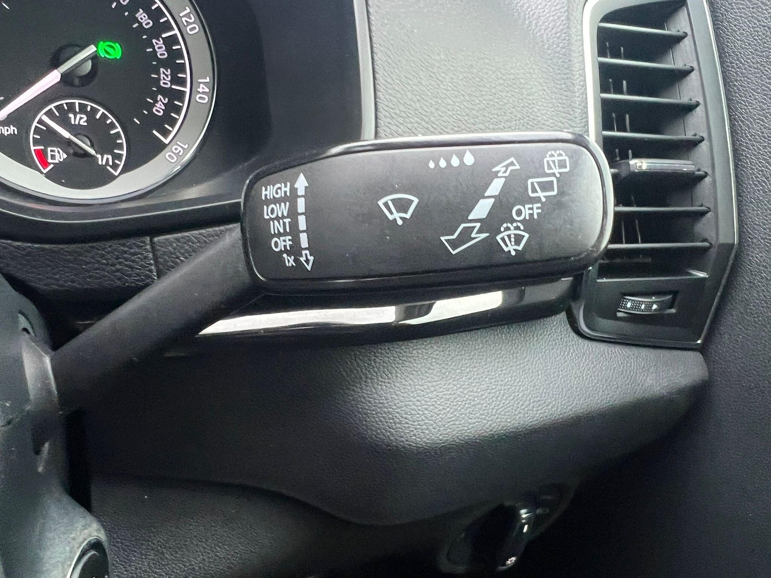 Used Skoda Karoq 2019 for sale - 76899221: Photo 25