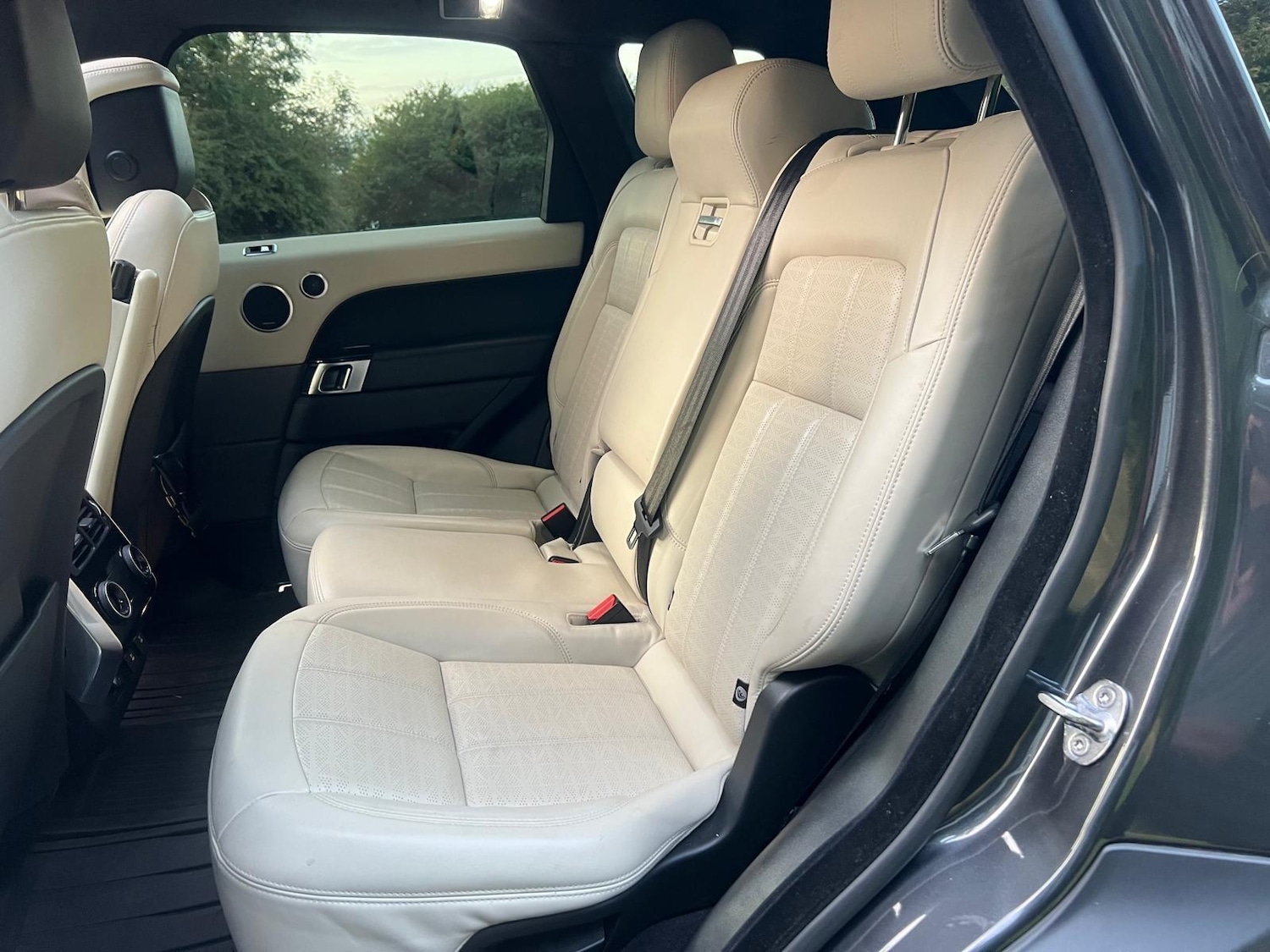 Used Land Rover Range Rover Sport 2018 for sale - 76382593: Photo 16