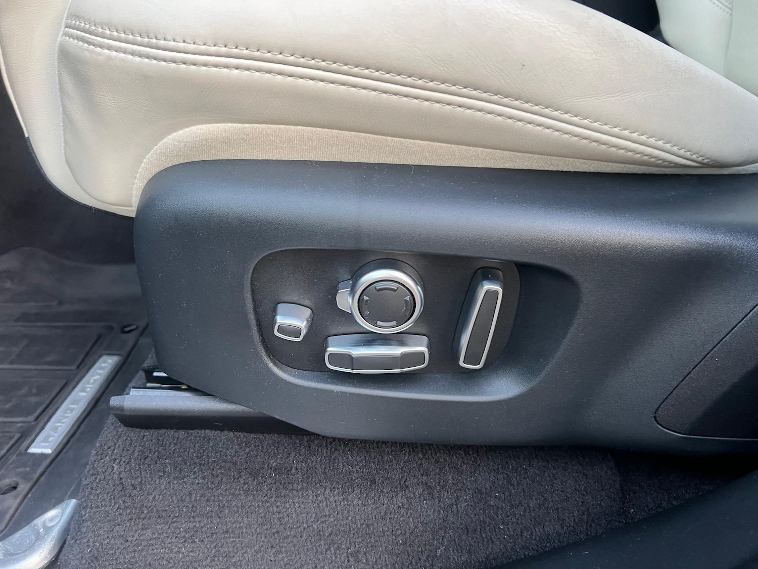 Used Land Rover Range Rover Sport 2018 for sale - 76382593: Photo 32