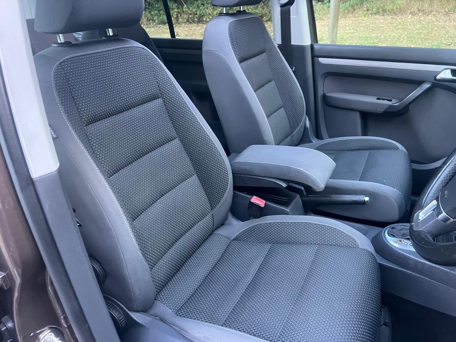 Used Volkswagen Touran 2011 for sale - 76382592: Photo 11