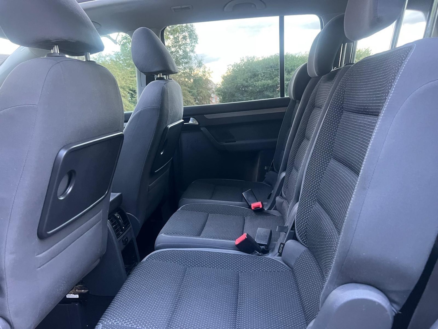 Used Volkswagen Touran 2011 for sale - 76382592: Photo 14