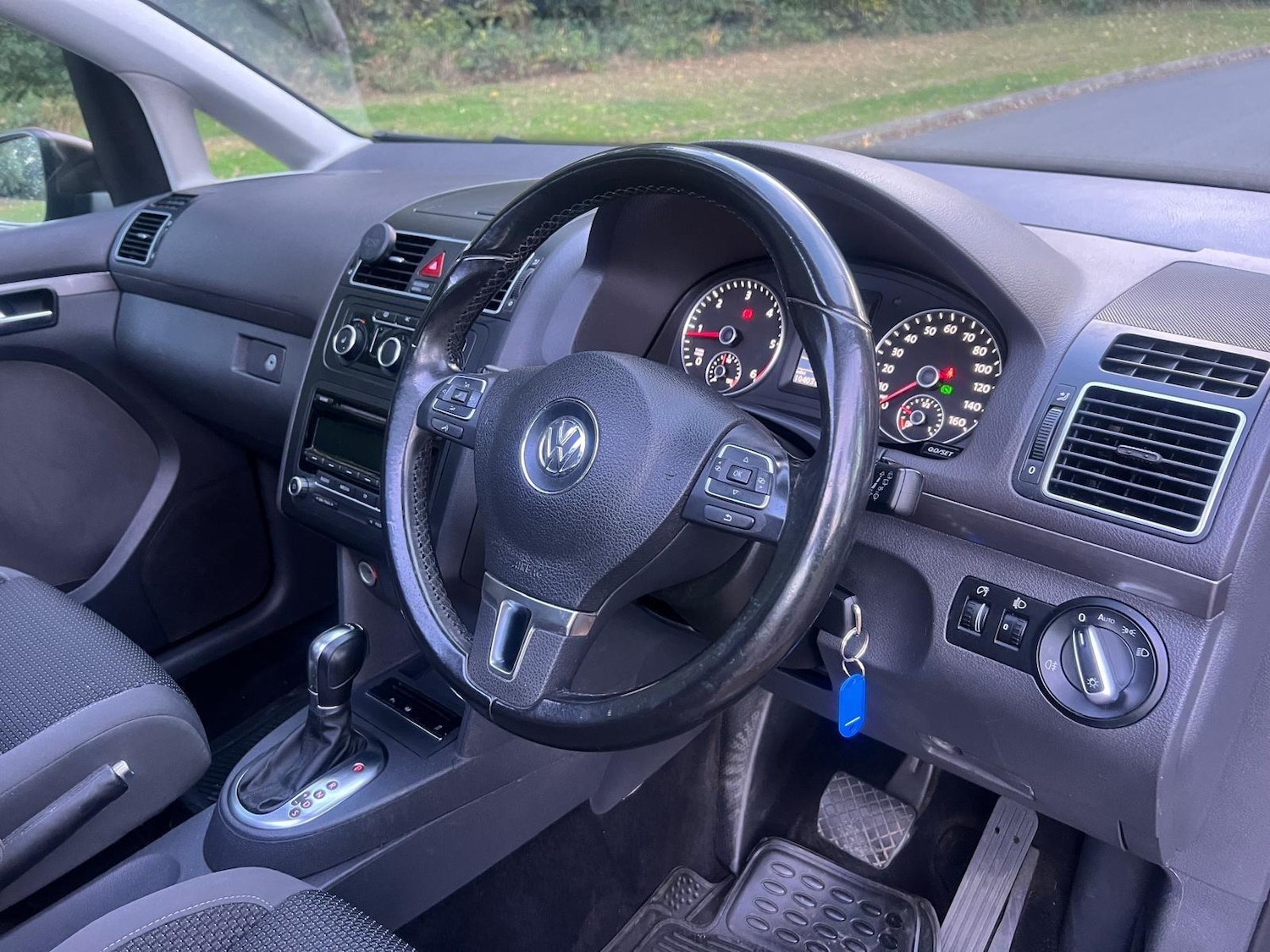 Used Volkswagen Touran 2011 for sale - 76382592: Photo 19