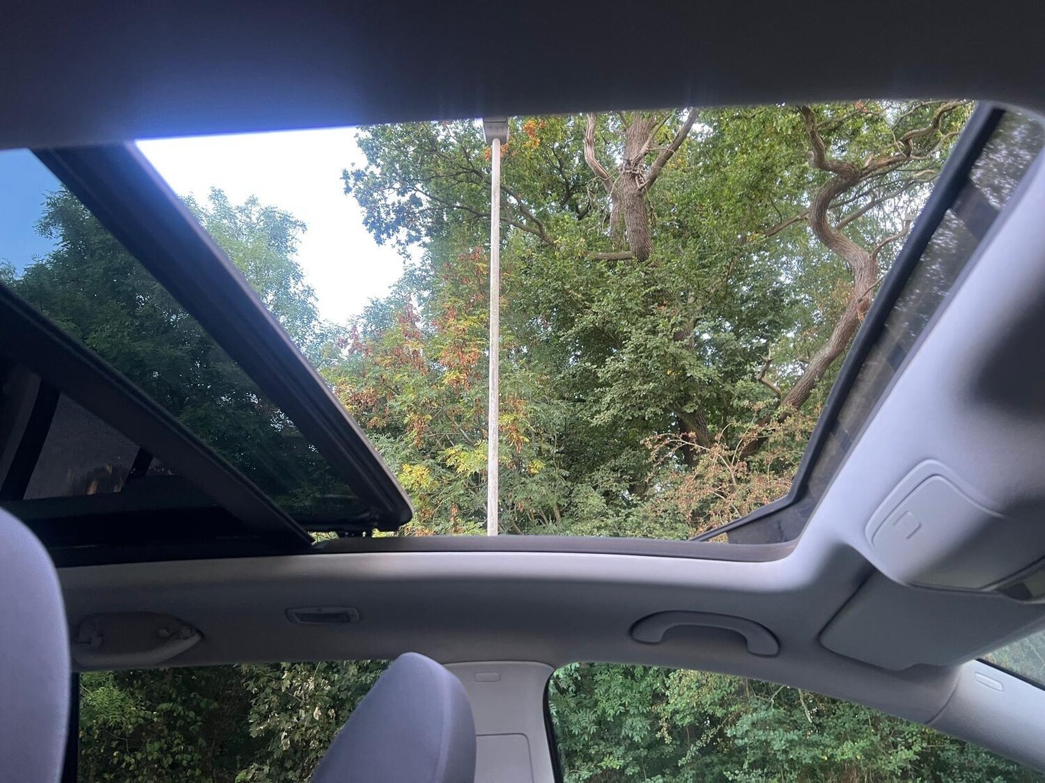 Used Volkswagen Touran 2011 for sale - 76382592: Photo 21