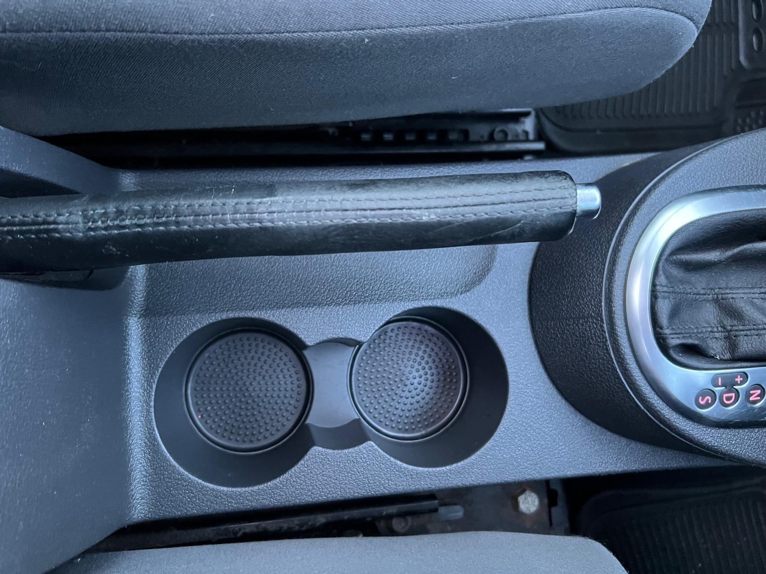 Used Volkswagen Touran 2011 for sale - 76382592: Photo 23