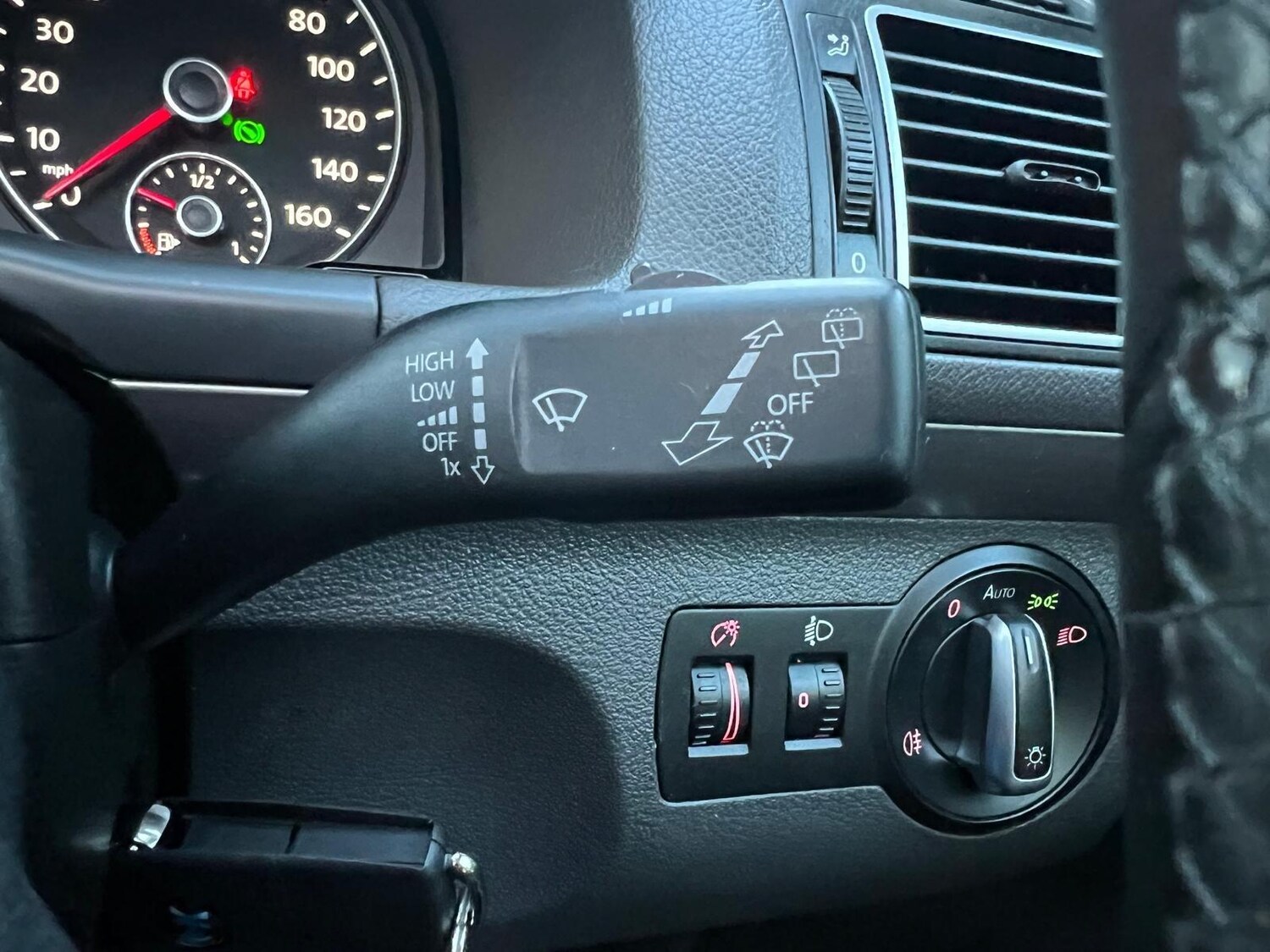 Used Volkswagen Touran 2011 for sale - 76382592: Photo 26