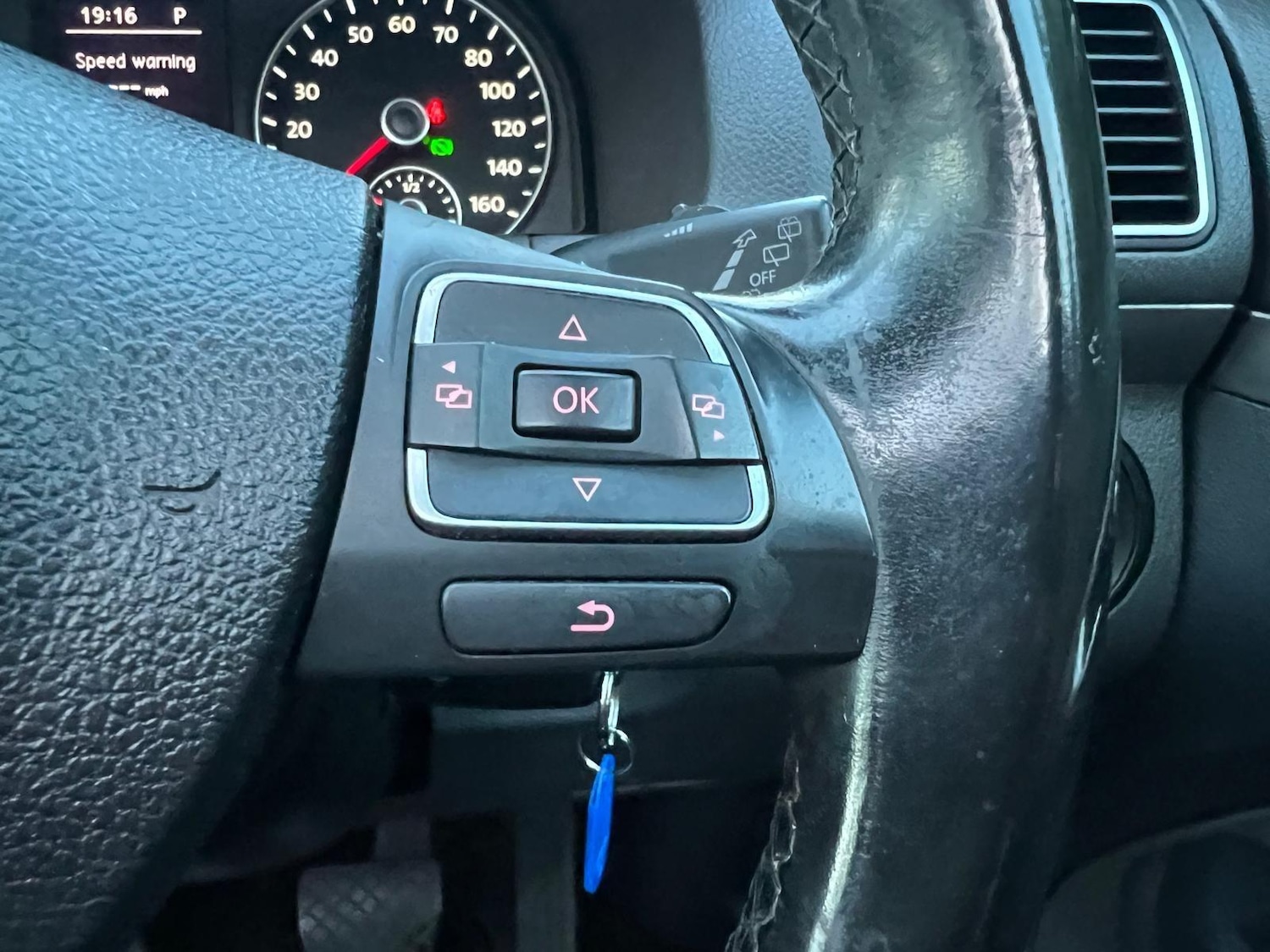 Used Volkswagen Touran 2011 for sale - 76382592: Photo 27