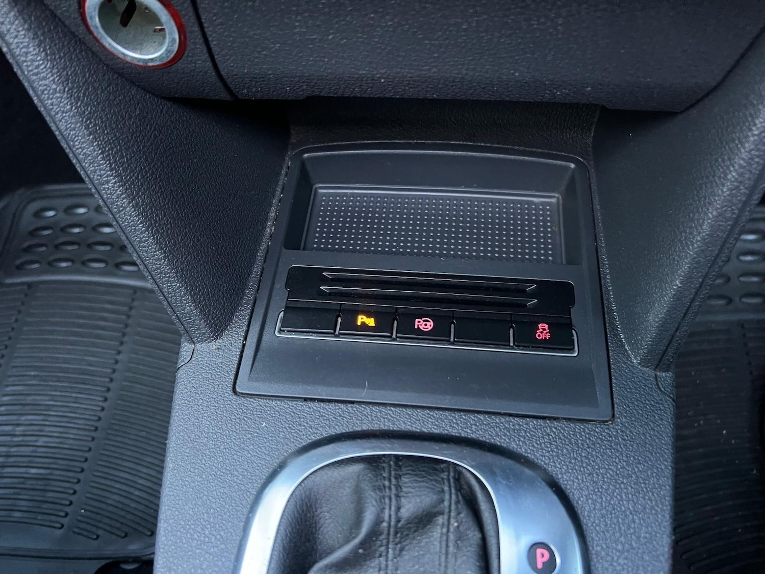 Used Volkswagen Touran 2011 for sale - 76382592: Photo 28